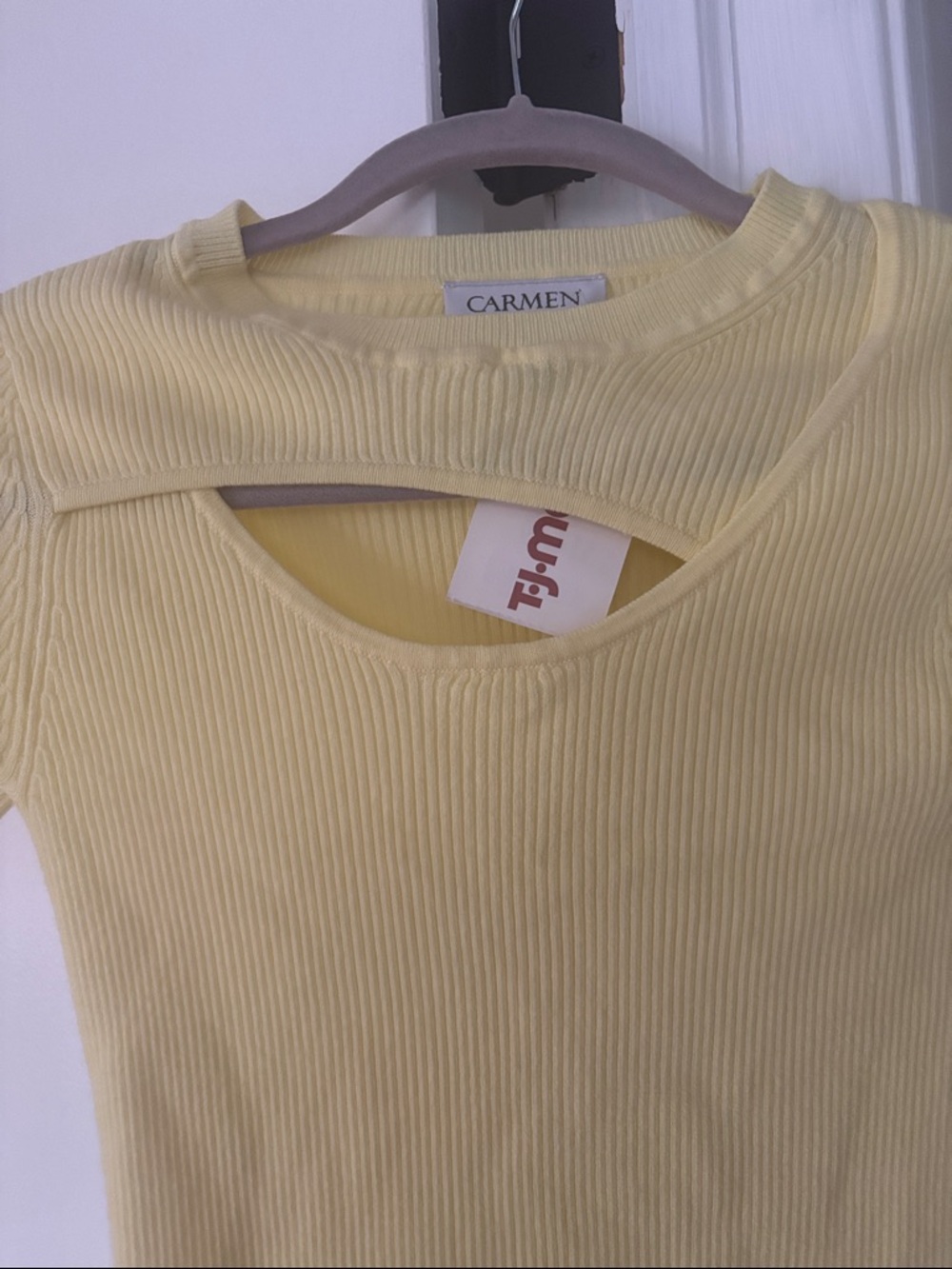 Carmen Marc Valvo Yellow Ribbed Cutout Sweater XS NWT - Picture 4 of 6
